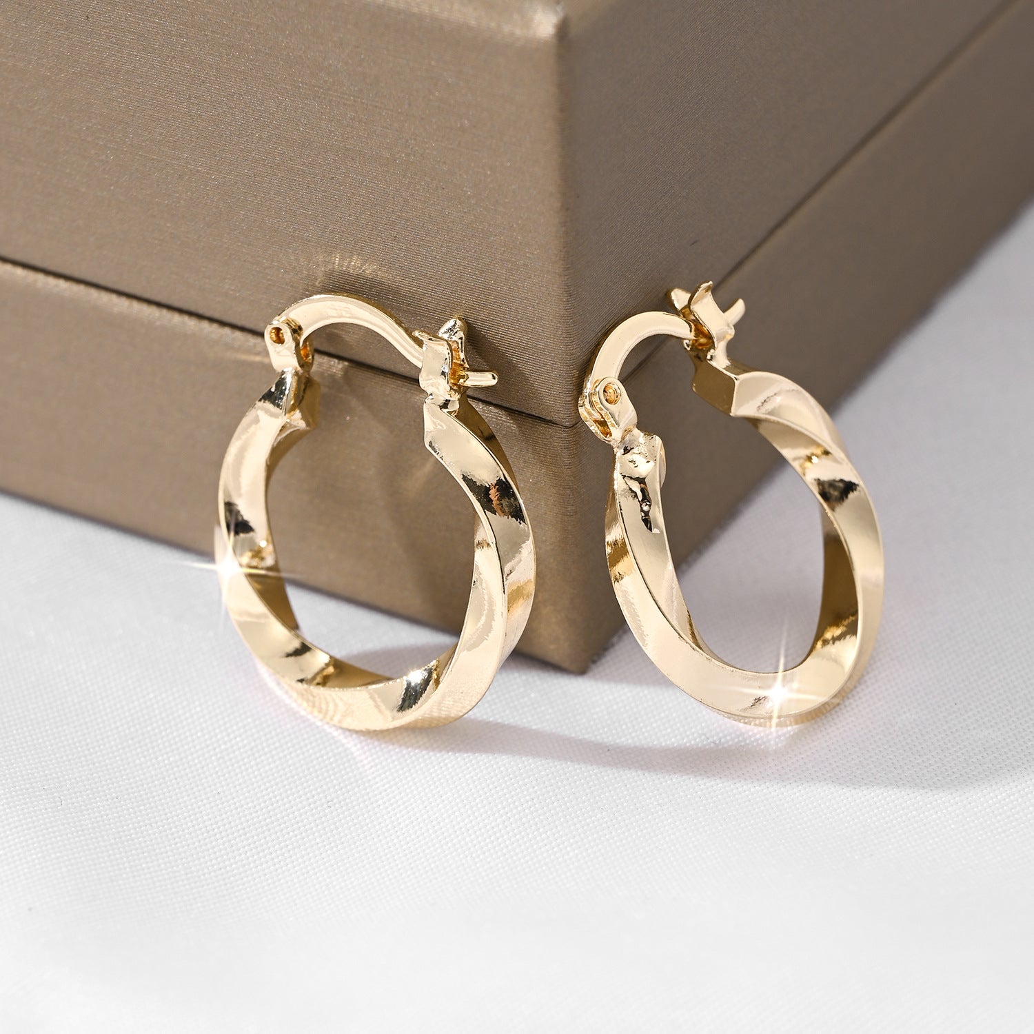 Mini Geometric Hammered-Effect 18K Gold-Plated Earrings