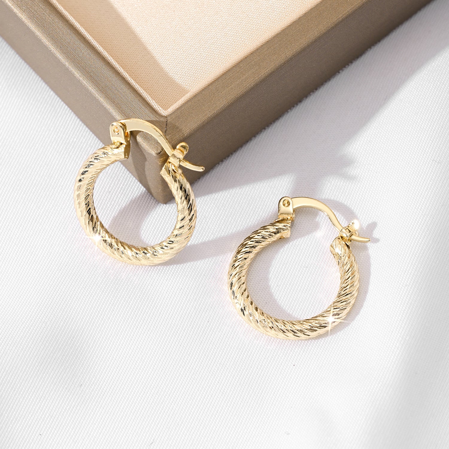 Mini Geometric Hammered-Effect 18K Gold-Plated Earrings