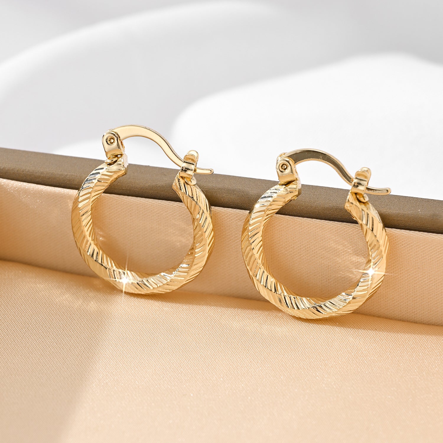 Mini Geometric Hammered-Effect 18K Gold-Plated Earrings