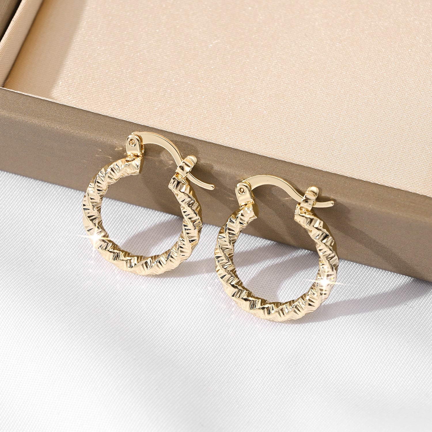 Mini Geometric Hammered-Effect 18K Gold-Plated Earrings