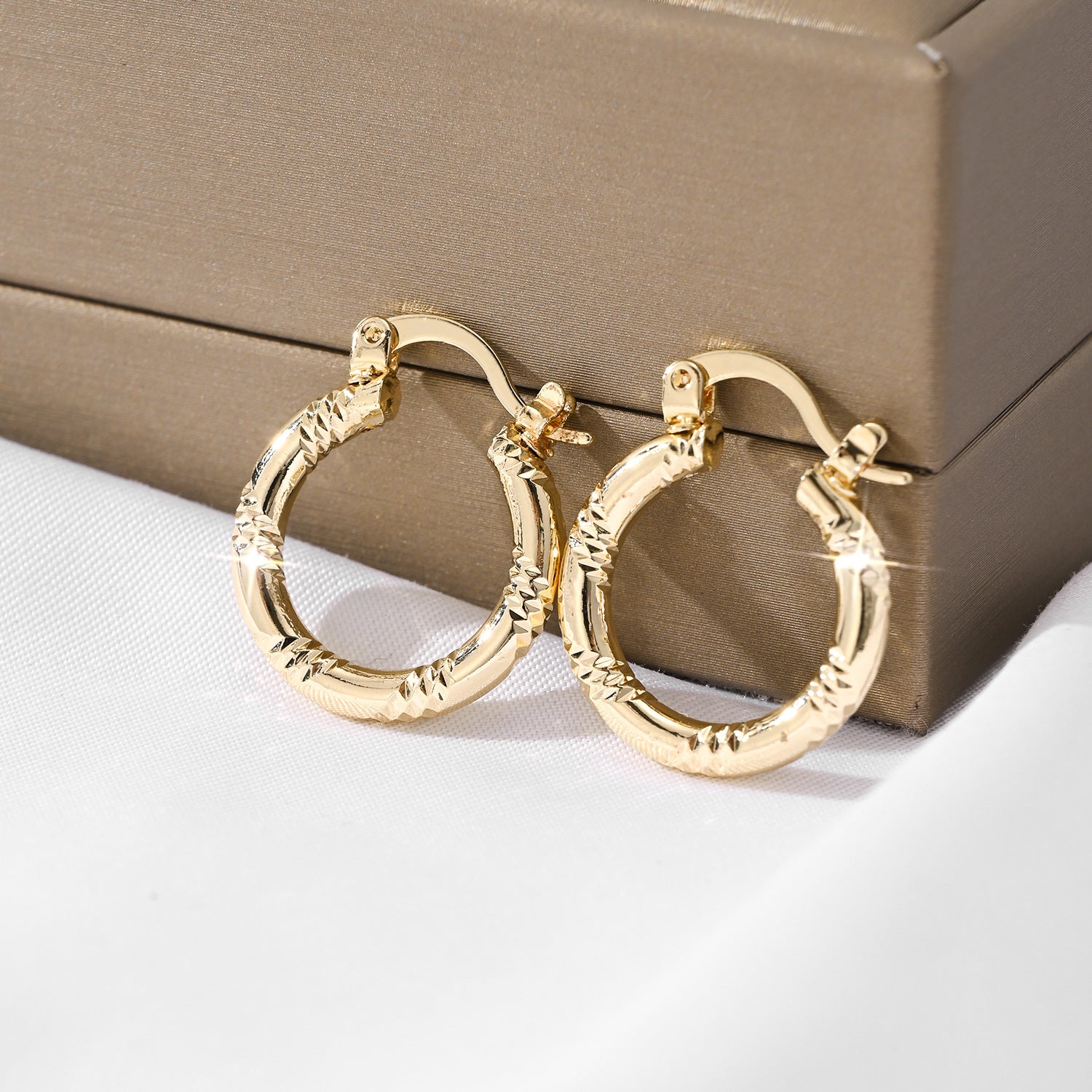 Mini Geometric Hammered-Effect 18K Gold-Plated Earrings