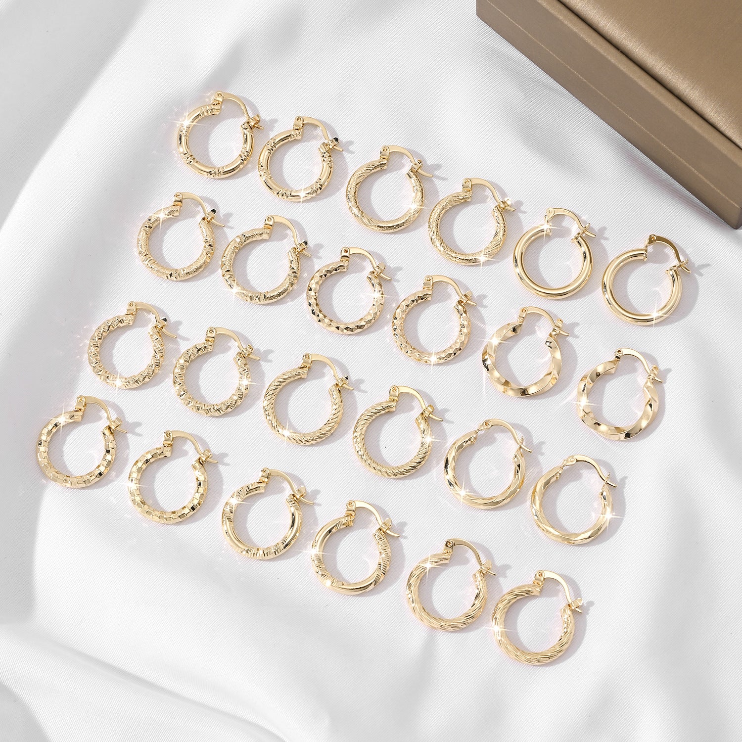 Mini Geometric Hammered-Effect 18K Gold-Plated Earrings