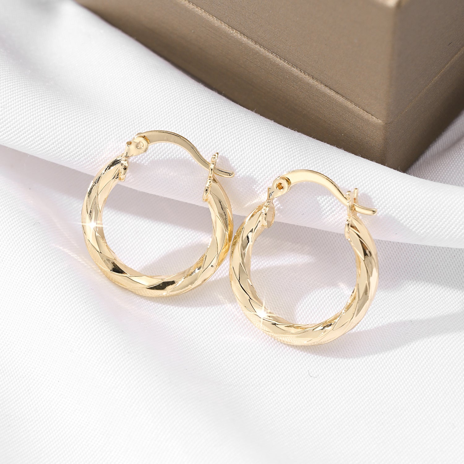 Mini Geometric Hammered-Effect 18K Gold-Plated Earrings