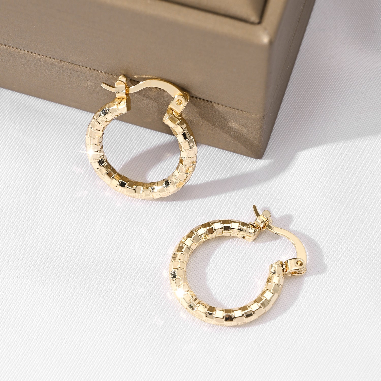 Mini Geometric Hammered-Effect 18K Gold-Plated Earrings