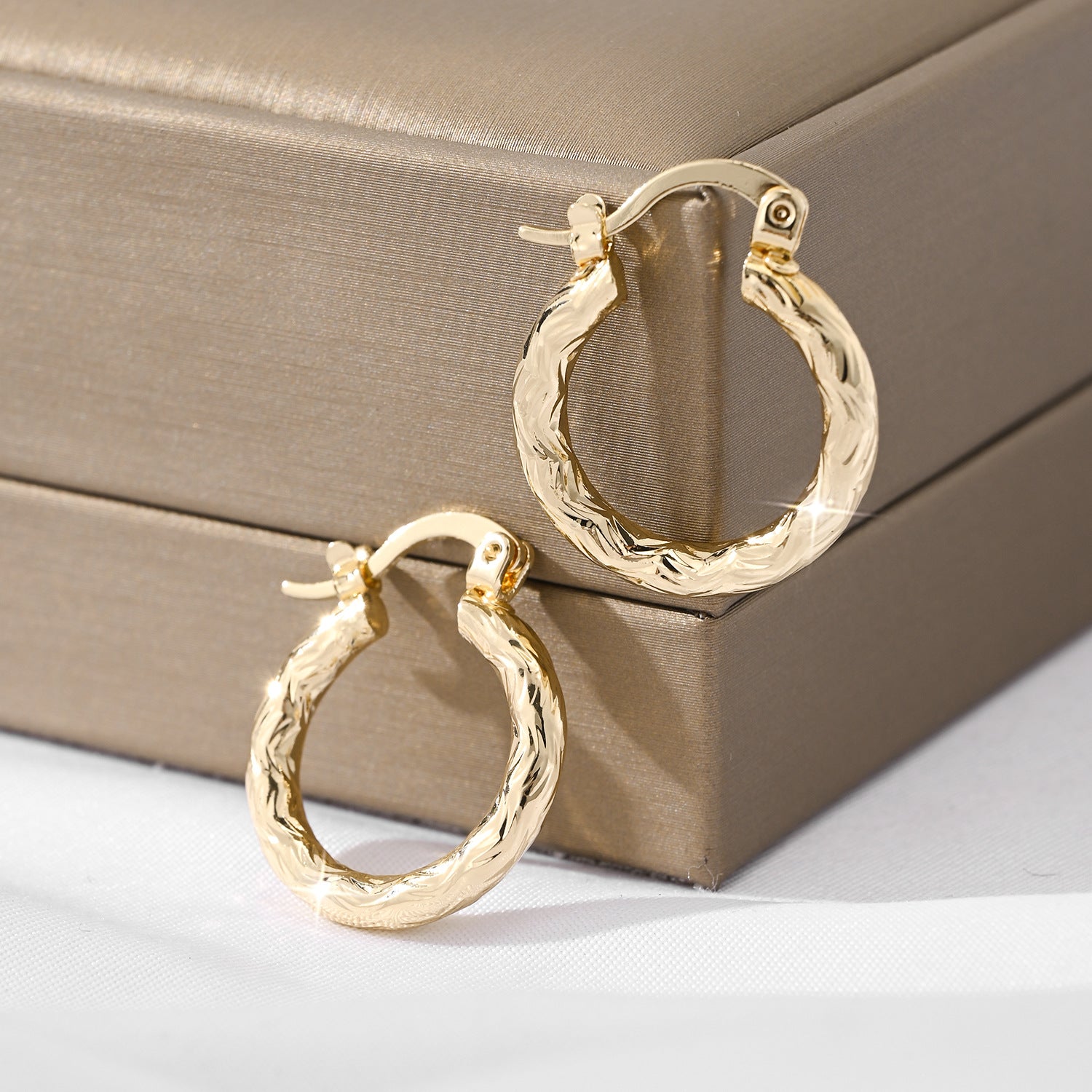 Mini Geometric Hammered-Effect 18K Gold-Plated Earrings
