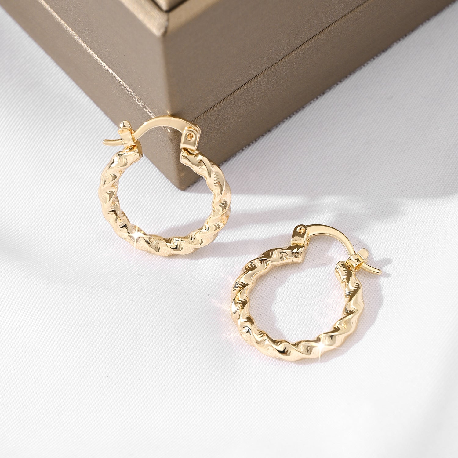 Mini Geometric Hammered-Effect 18K Gold-Plated Earrings