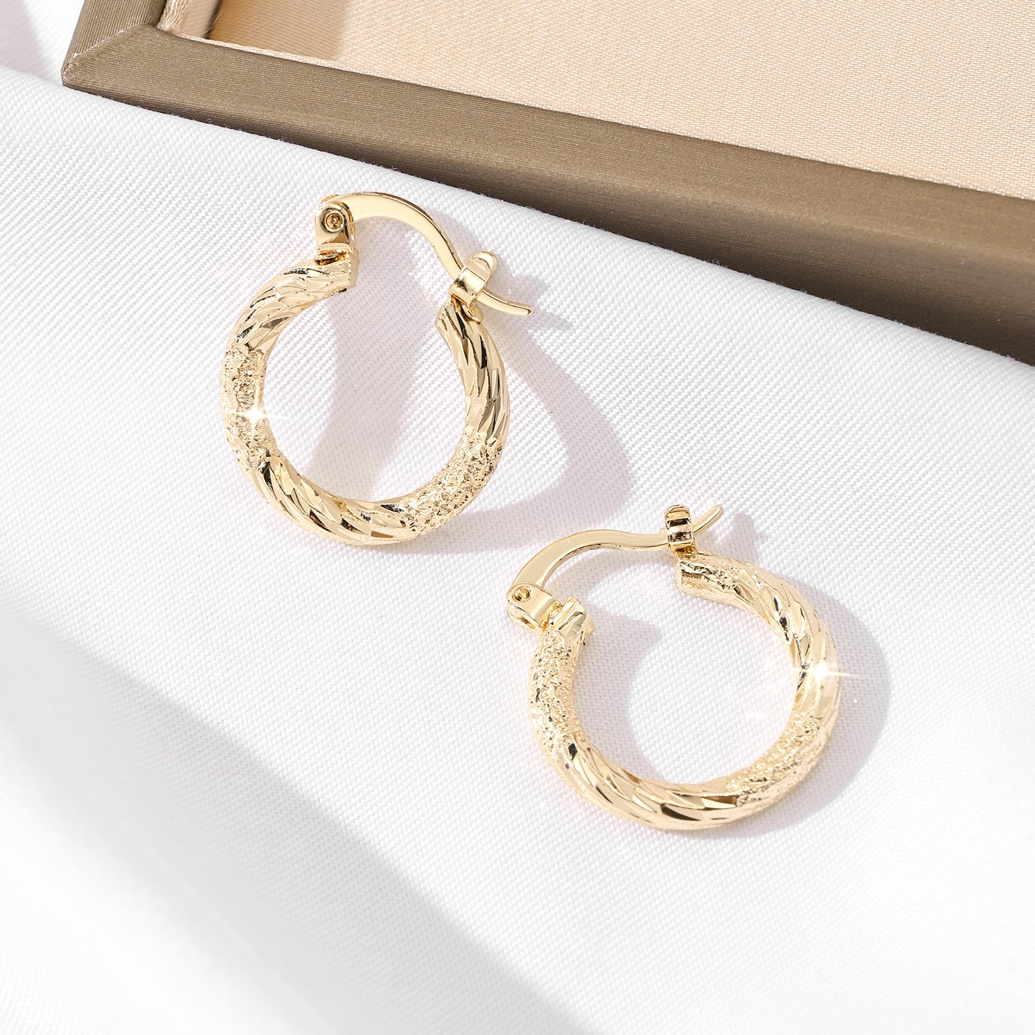 Mini Geometric Hammered-Effect 18K Gold-Plated Earrings