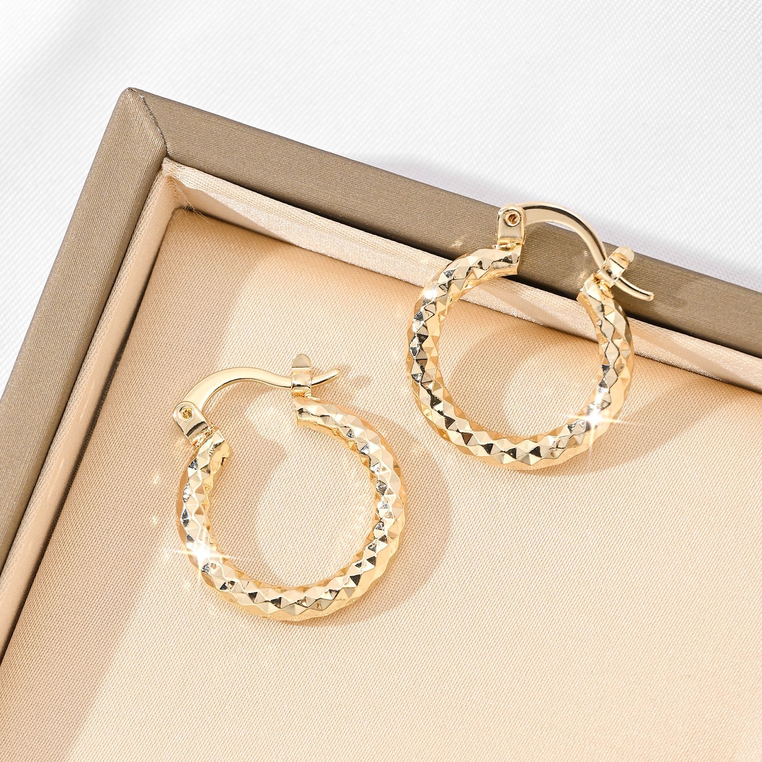 Mini Geometric Hammered-Effect 18K Gold-Plated Earrings